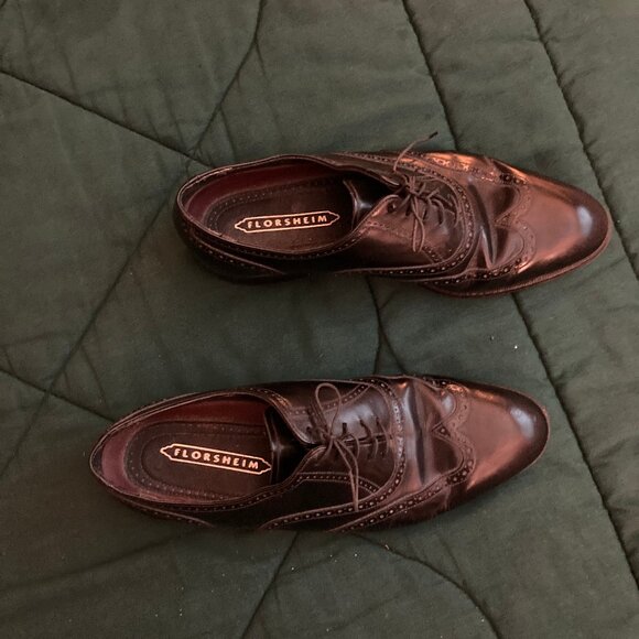 Florsheim Lexington wingtip shoes. size 10 1/2 D - Picture 3 of 3